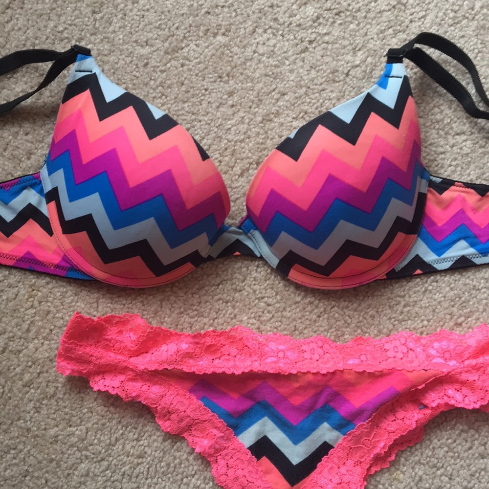 ✨PINK Bra